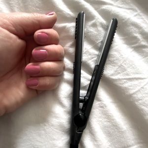 Vidal Sassoon Solutions mini straightener